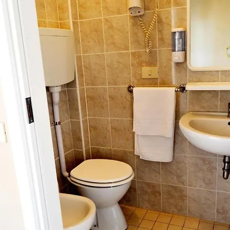 In Guest - New Cirene Triple Economy With Half * Rimini