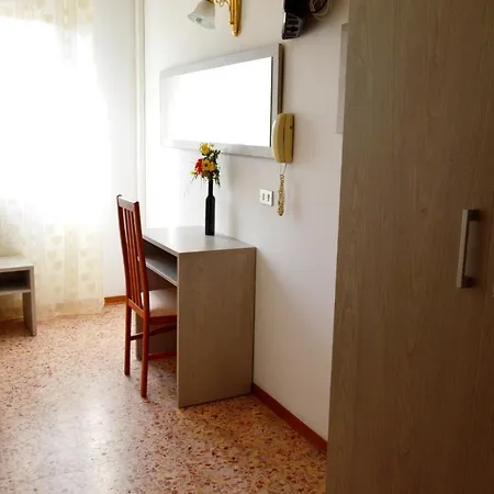 In Guest - New Cirene Triple Economy With Half * Rimini