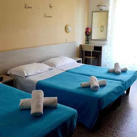 Affittacamere In Guest - New Cirene Triple Economy With Half Rimini