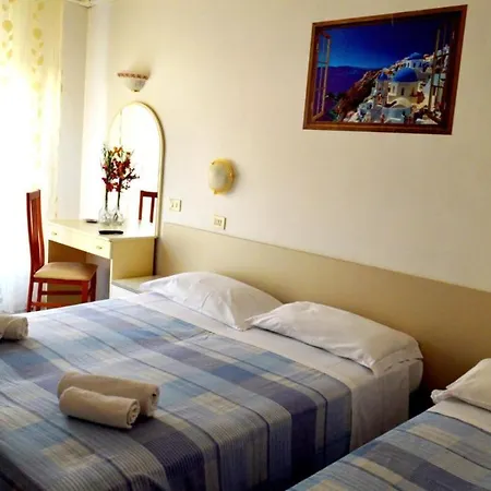 In Guest - New Cirene Triple Economy With Half Affittacamere
