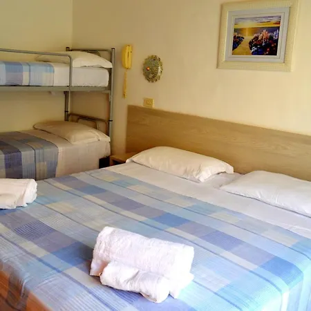 Affittacamere In Guest - New Cirene Triple Economy With Half