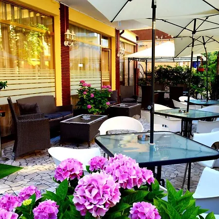 In Guest - New Cirene Triple Economy With Half Affittacamere Rimini